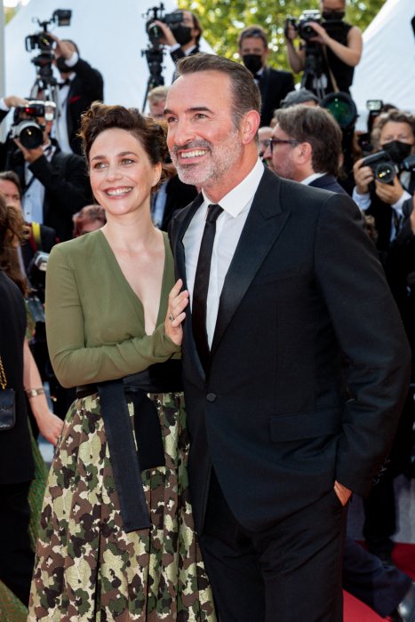 Jean Dujardin et Nathalie Péchalat en robe camouflage Jean Dujardin et Nathalie Péchalat en robe camouflage