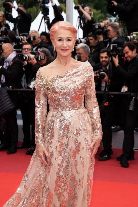 Helen Mirren dévoile ses cheveux roses Helen Mirren dévoile ses cheveux roses