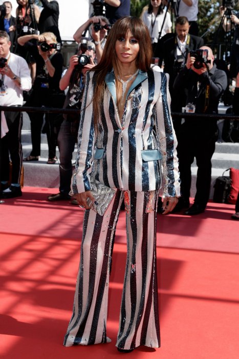 Mia Frye scintille sur le tapis rouge Mia Frye scintille sur le tapis rouge
