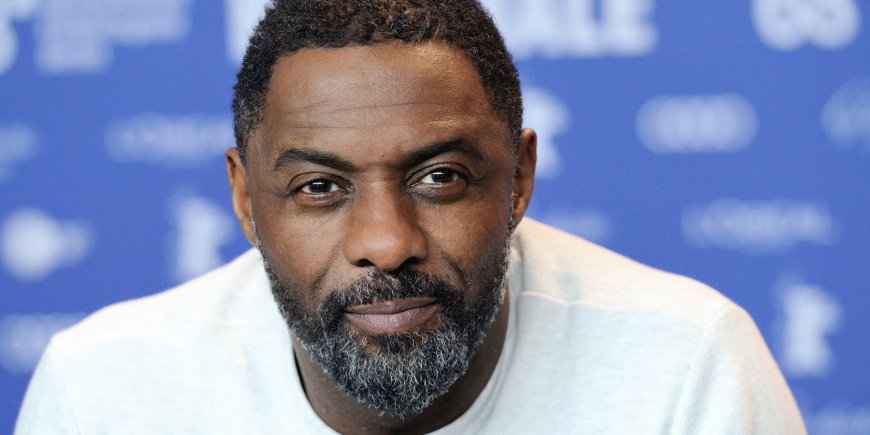Idris Elba pendant la conférence de presse de