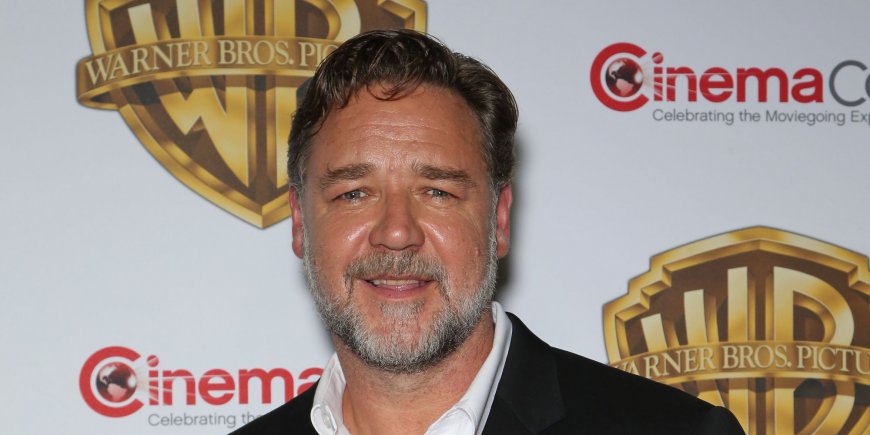 Russell Crowe sur le tapis rouge du panel Warner au CinemaCon à Las Vegas en avril 2016.