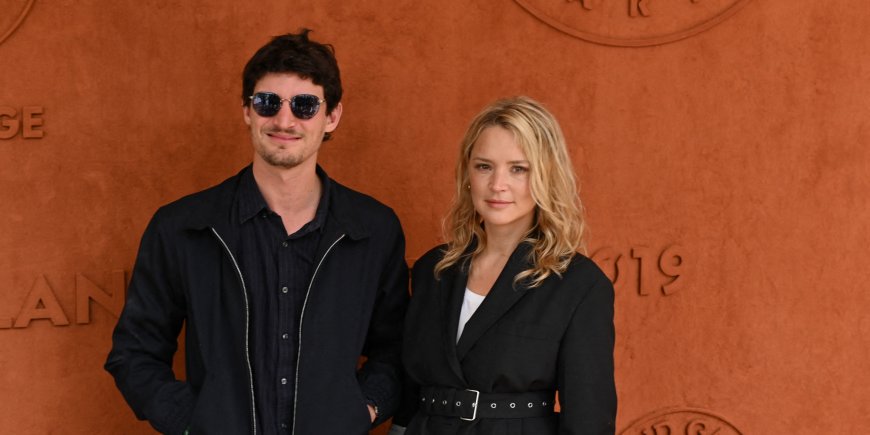 Virginie Efira et son compagnon Niels Schneider à Roland-Garros, en juin 2019.