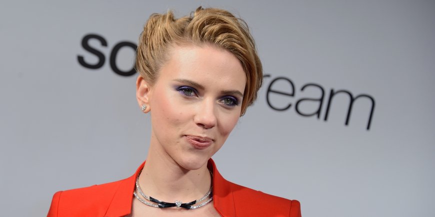 Scarlett Johansson à l'avant-première parisienne de Captain America - Le Soldat de l'hiver en 2014