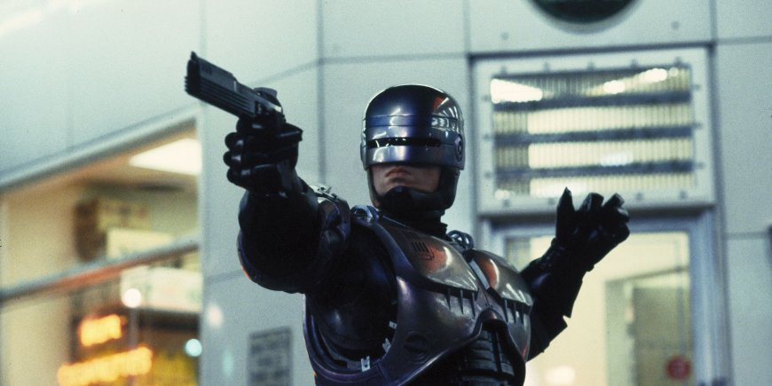 Peter Weller dans