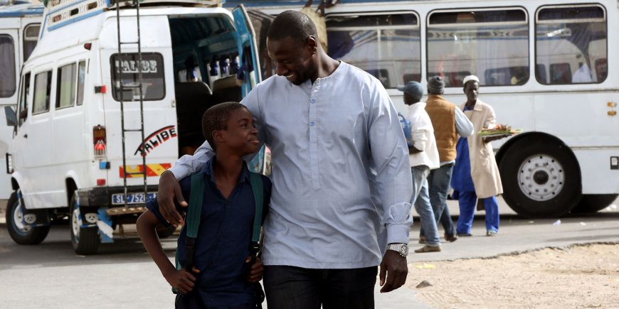 Omar Sy et Lionel Louis Basse dans