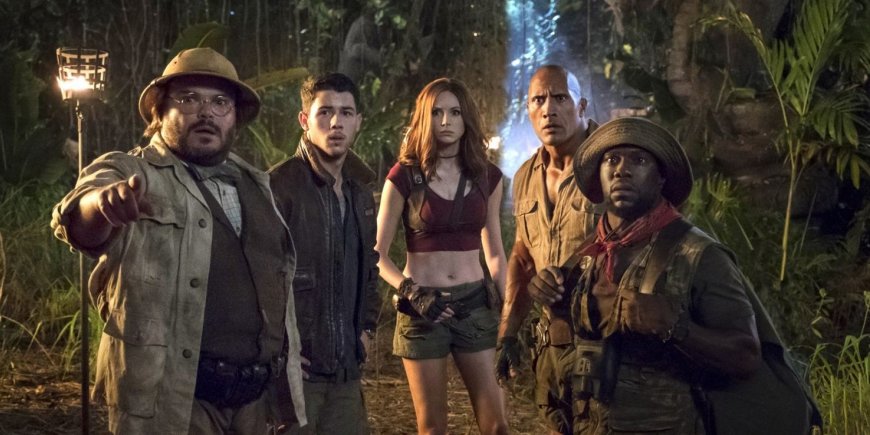 Jack Black, Nick Jonas, Karen Gillan, Dwayne Johnson et Kevin Hart dans