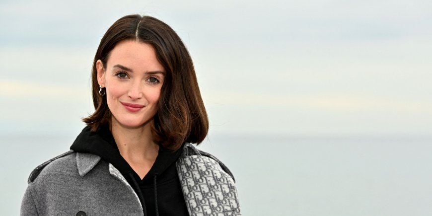 Charlotte Le Bon durant le photocall pour la série