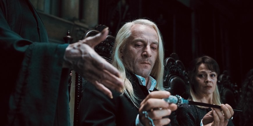 Jason Isaacs dans