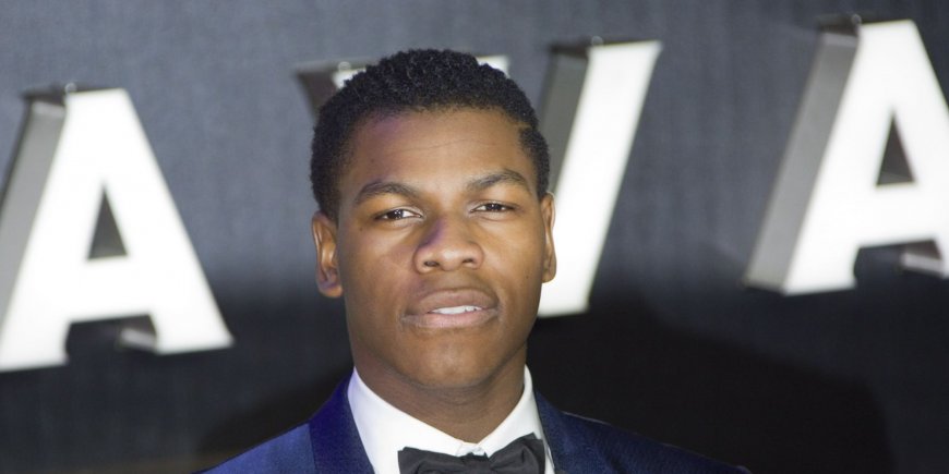 John Boyega lors de la première européenne de Star Wars : le Réveil de la Force à Londres en 2015