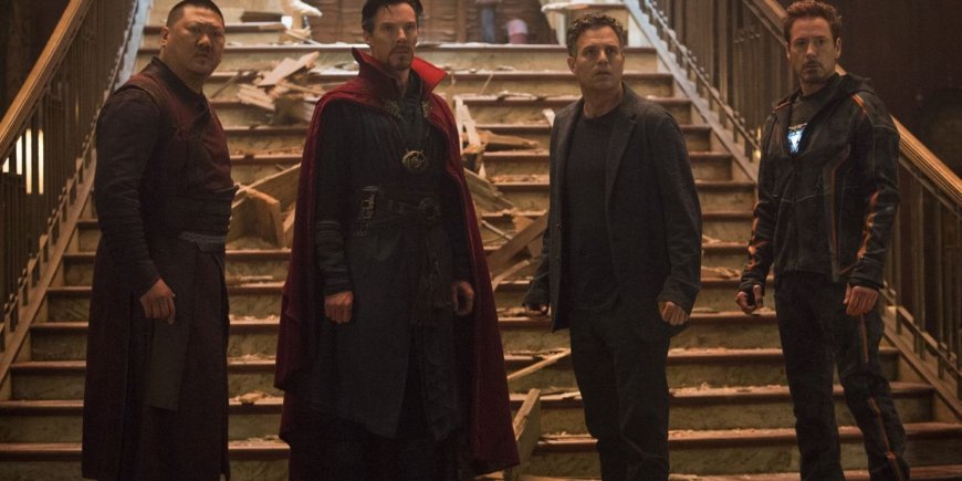 Benedict Cumberbatch, Benedict Wong, Mark Ruffalo et Robert Downey Jr. dans