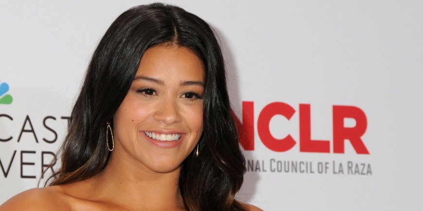 Gina Rodriguez durant les Alma Awards à Pasadena, le 10 octobre 2014.