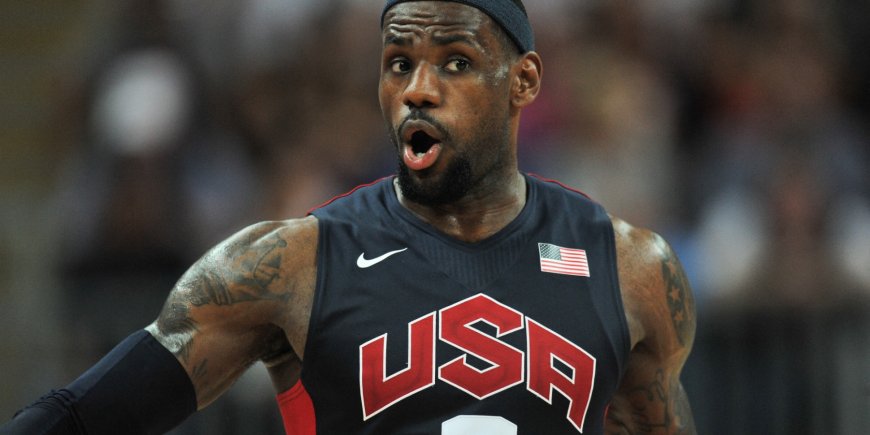 Lebron James lors du match de basket opposant les États-Unis à la Lituanie dans le cadre des Jeux Olympiques de 2012, à Londres, le 4 août 2012.