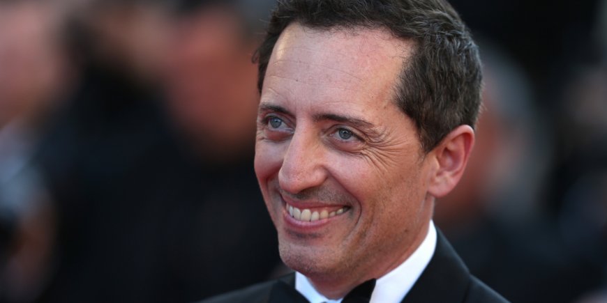 Gad Elmaleh venant assister à la première de