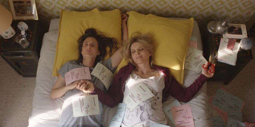 Camille Cotin et Juliette Binoche dans