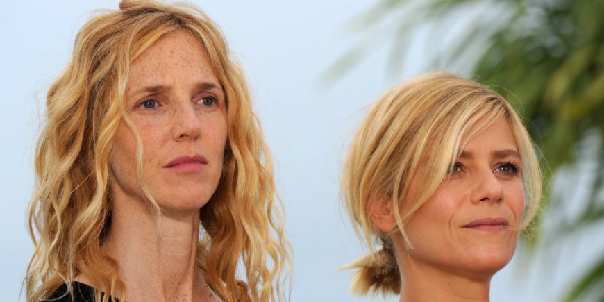 Sandrine Kiberlain et Marina Foïs lors du 64e Festival de Cannes, le 13 mai 2011.