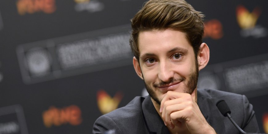 Pierre Niney durant la conférence de presse de