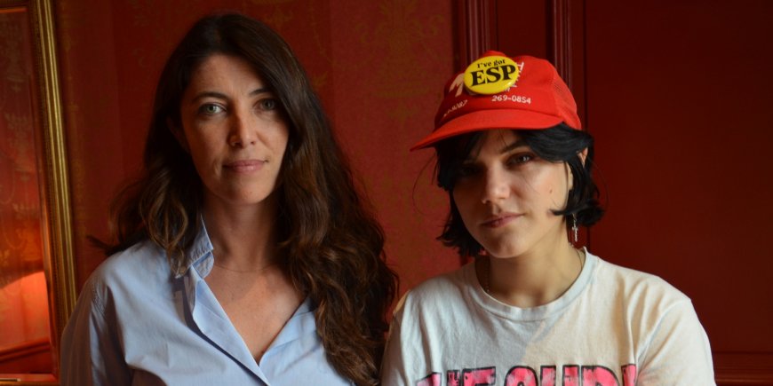 La réalisatrice Stéphanie Di Giusto et son actrice vedette Soko prennent la pose pour la promotion de
