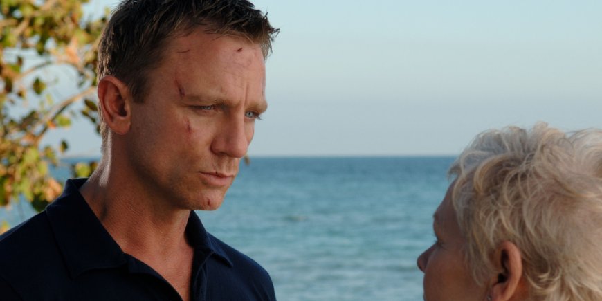 Daniel Craig et Julie Dench dans