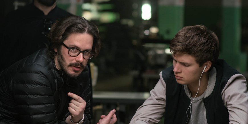 Ansel Elgort et Edgar Wright sur le tournage de
