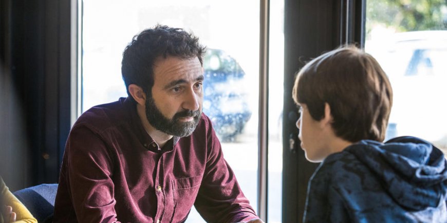 Mathieu Madénian (Romain) et Marius Blivet (Côme) dans la saison 3 des