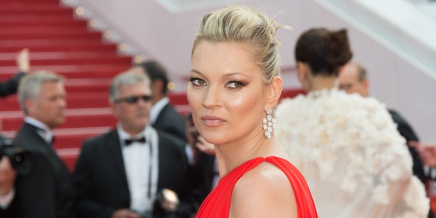 Kate Moss lors du tapis rouge de