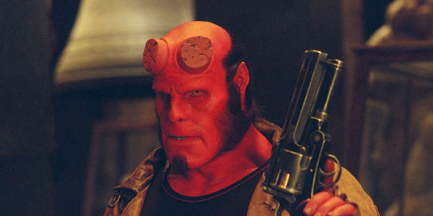 Ron Perlman dans