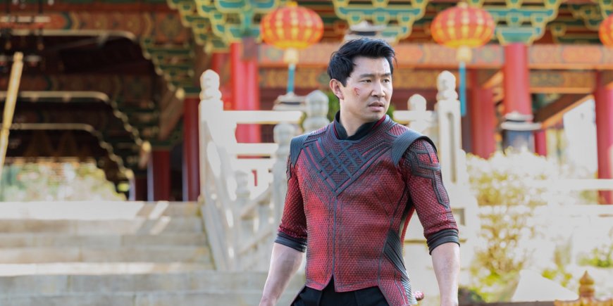Simu Liu dans