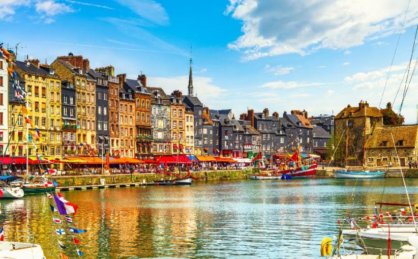 Honfleur : le versant romantique de la Normandie Honfleur : le versant romantique de la Normandie
