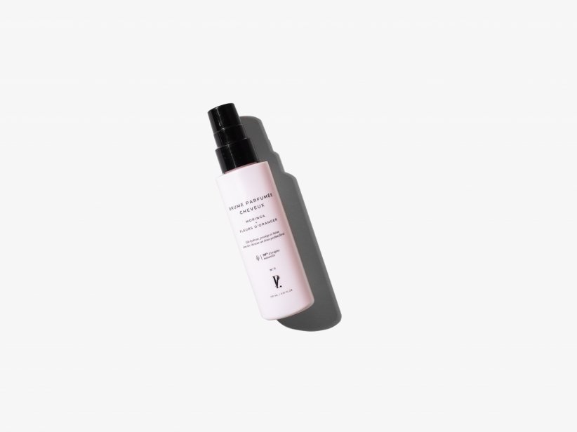 Une brume parfumée pour les cheveux Une brume parfumée pour les cheveux