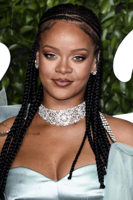 Rihanna a aidé à collecter des fonds Rihanna a aidé à collecter des fonds