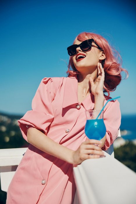 Le rose néon : adopter la tendance Barbiecore jusqu'au bout des pointes Le rose néon : adopter la tendance Barbiecore jusqu'au bout des pointes