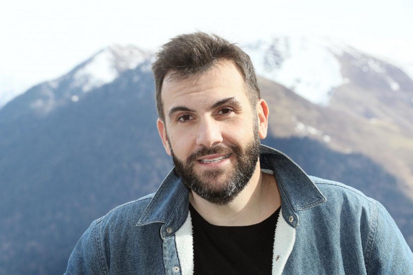 Laurent Ournac : d'incroyable fiancé à comédien Laurent Ournac : d'incroyable fiancé à comédien