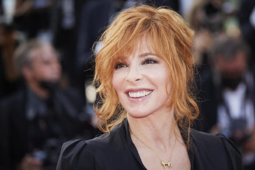 Mylène Farmer dormirait dans un cercueil Mylène Farmer dormirait dans un cercueil