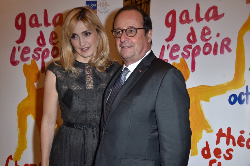 François Hollande s'est fait surprendre par les paparazzi François Hollande s'est fait surprendre par les paparazzi