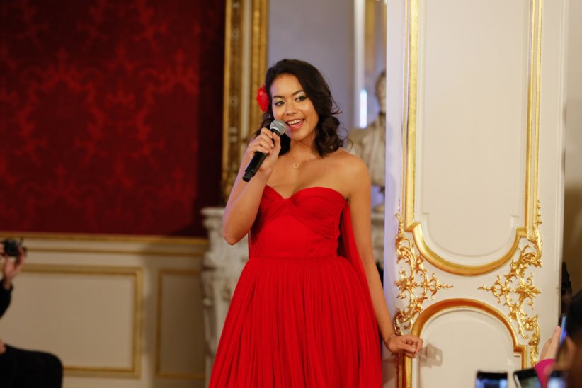 Vaimalama Chaves : "J'ai des rondeurs. Et alors ?" Vaimalama Chaves : "J'ai des rondeurs. Et alors ?"