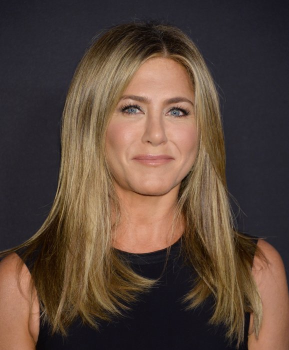 Jennifer Aniston fume "de temps en temps" Jennifer Aniston fume "de temps en temps"