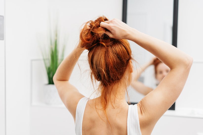Le chignon décoiffé qui n'a rien à craindre Le chignon décoiffé qui n'a rien à craindre