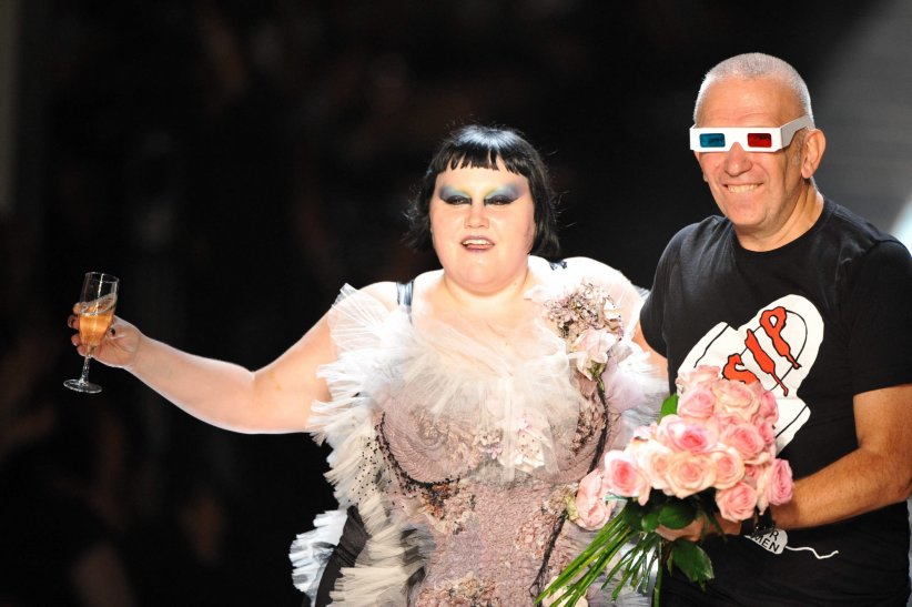 Beth Ditto dans un look "rock et romantique" Beth Ditto dans un look "rock et romantique"