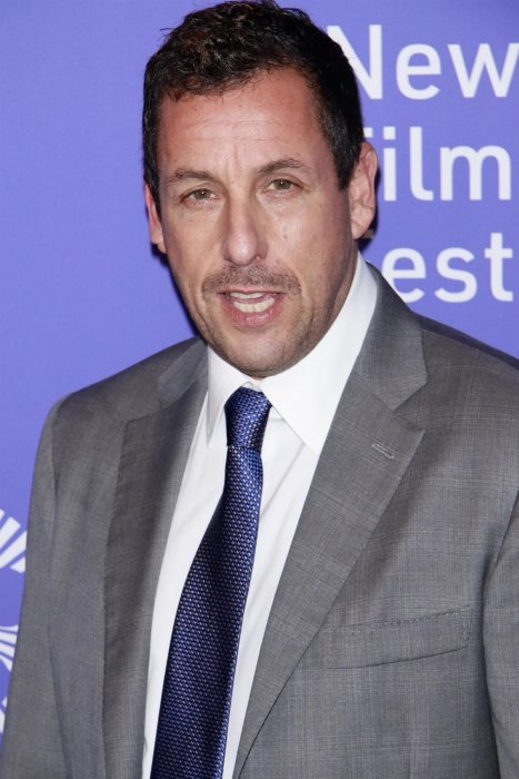 Adam Sandler a chanté pour Hannouca Adam Sandler a chanté pour Hannouca