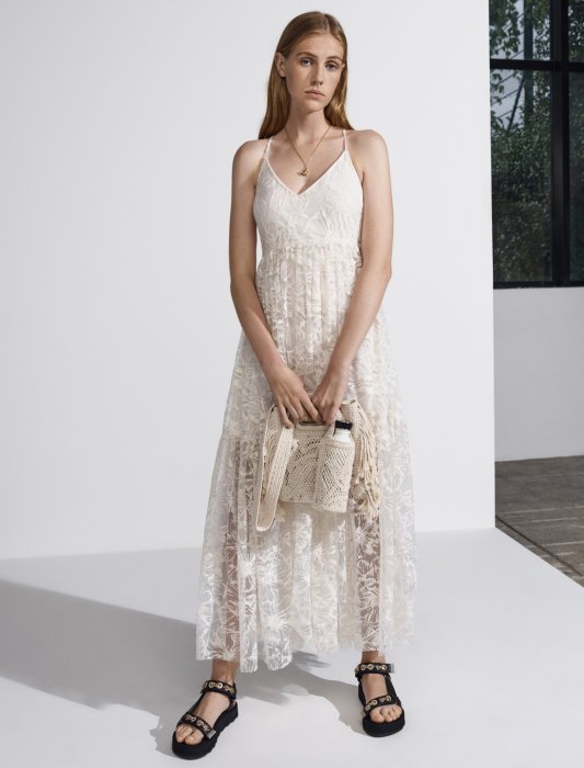 La robe en dentelle La robe en dentelle