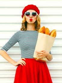 Béret et baguette de pain : d'où vient le cliché du Français ?