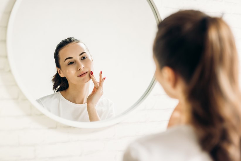 Pour un teint naturel et radieux : moins de produits, de meilleurs résultats Pour un teint naturel et radieux : moins de produits, de meilleurs résultats