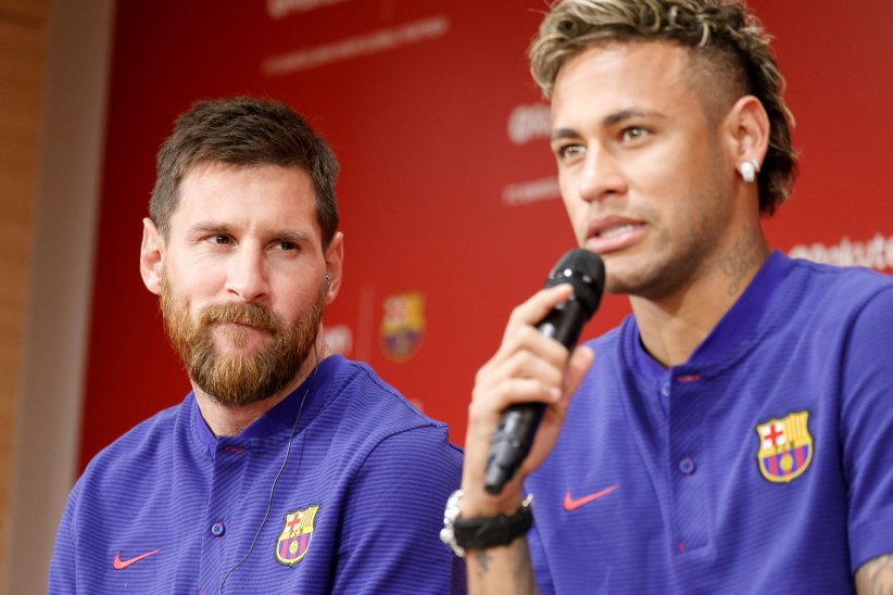 Messi, Neymar et un million de signatures Messi, Neymar et un million de signatures
