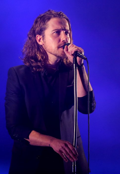 Julien Doré : il s'est brûlé les ailes au zénith de sa carrière Julien Doré : il s'est brûlé les ailes au zénith de sa carrière