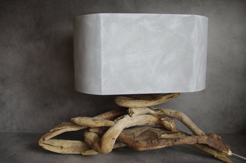 Une lampe à poser Une lampe à poser