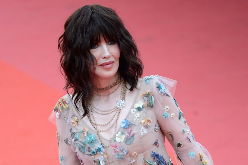Isabelle Adjani soutient une marque de joaillerie dédiée à l'Humanitaire Isabelle Adjani soutient une marque de joaillerie dédiée à l'Humanitaire