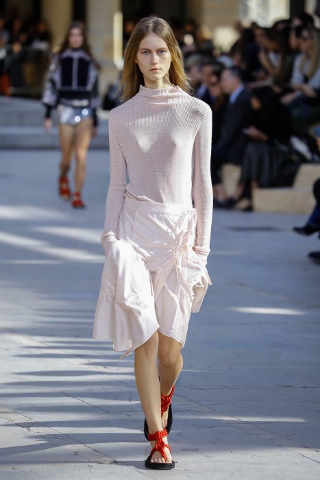 Total look rose poudré chez Isabel Marant Total look rose poudré chez Isabel Marant