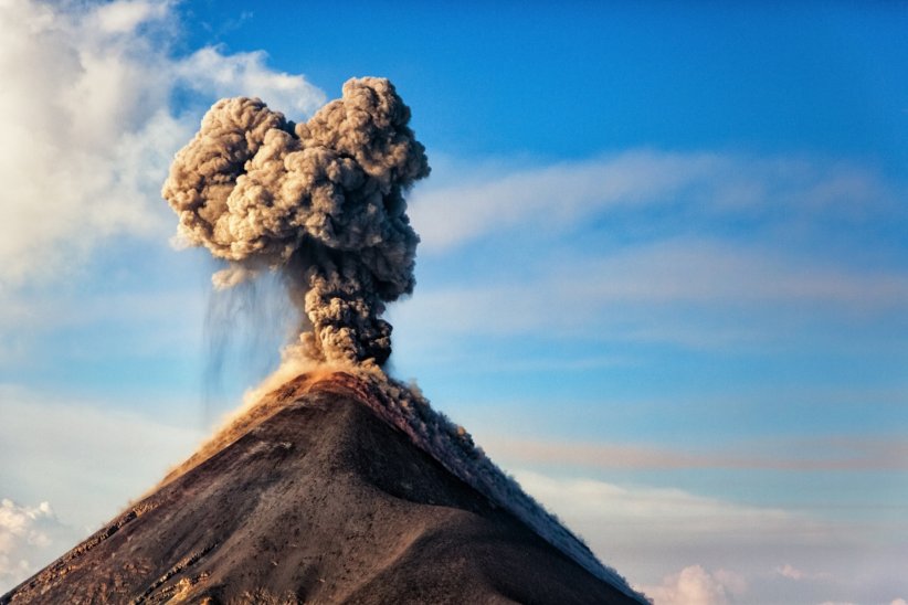 L'éruption peut aussi être explosive L'éruption peut aussi être explosive