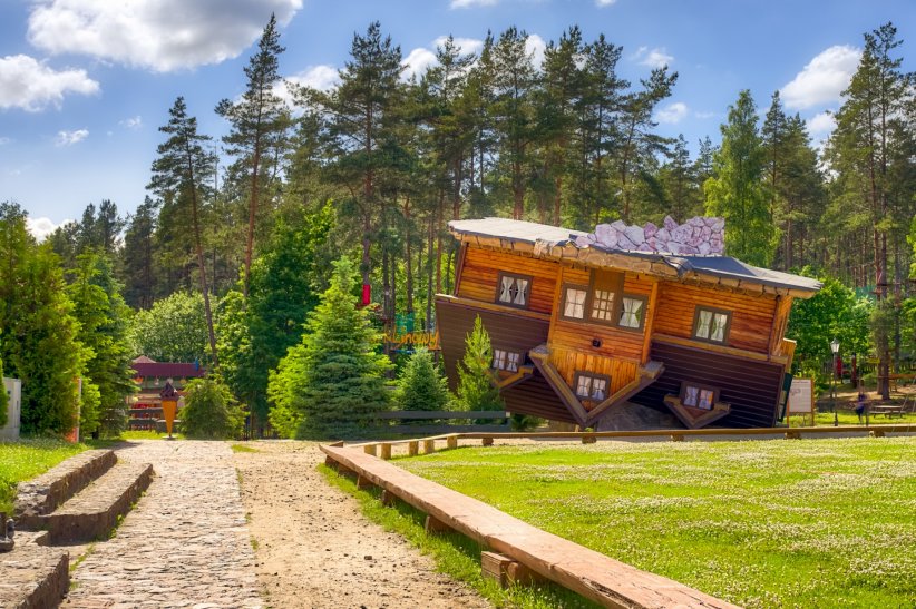 L'étrange maison retournée de Szymbark L'étrange maison retournée de Szymbark