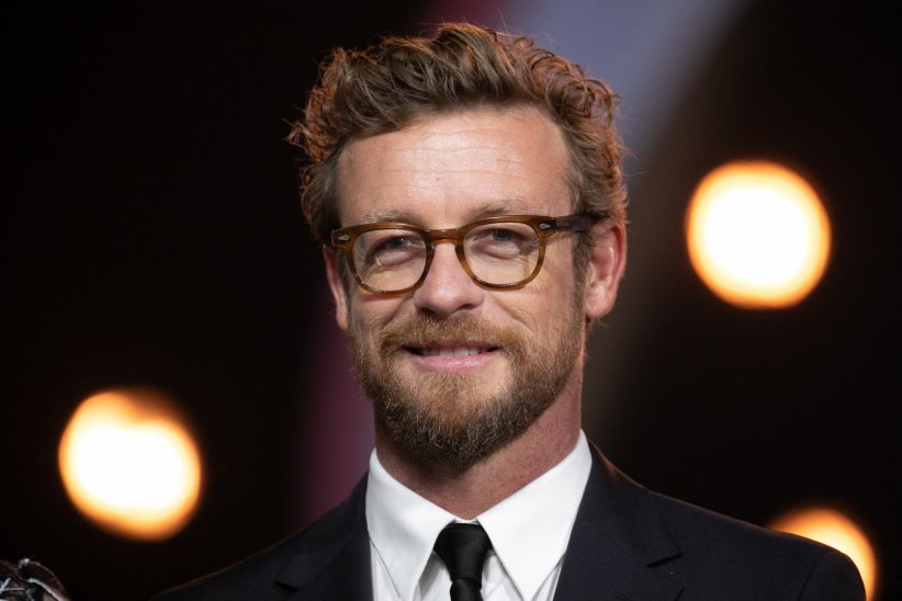Simon Baker : les vacances en France, que des galères Simon Baker : les vacances en France, que des galères